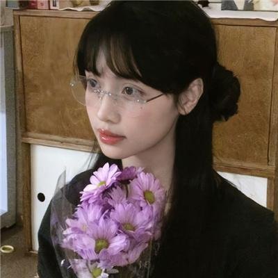 隔楼女孩:我们之间的层距